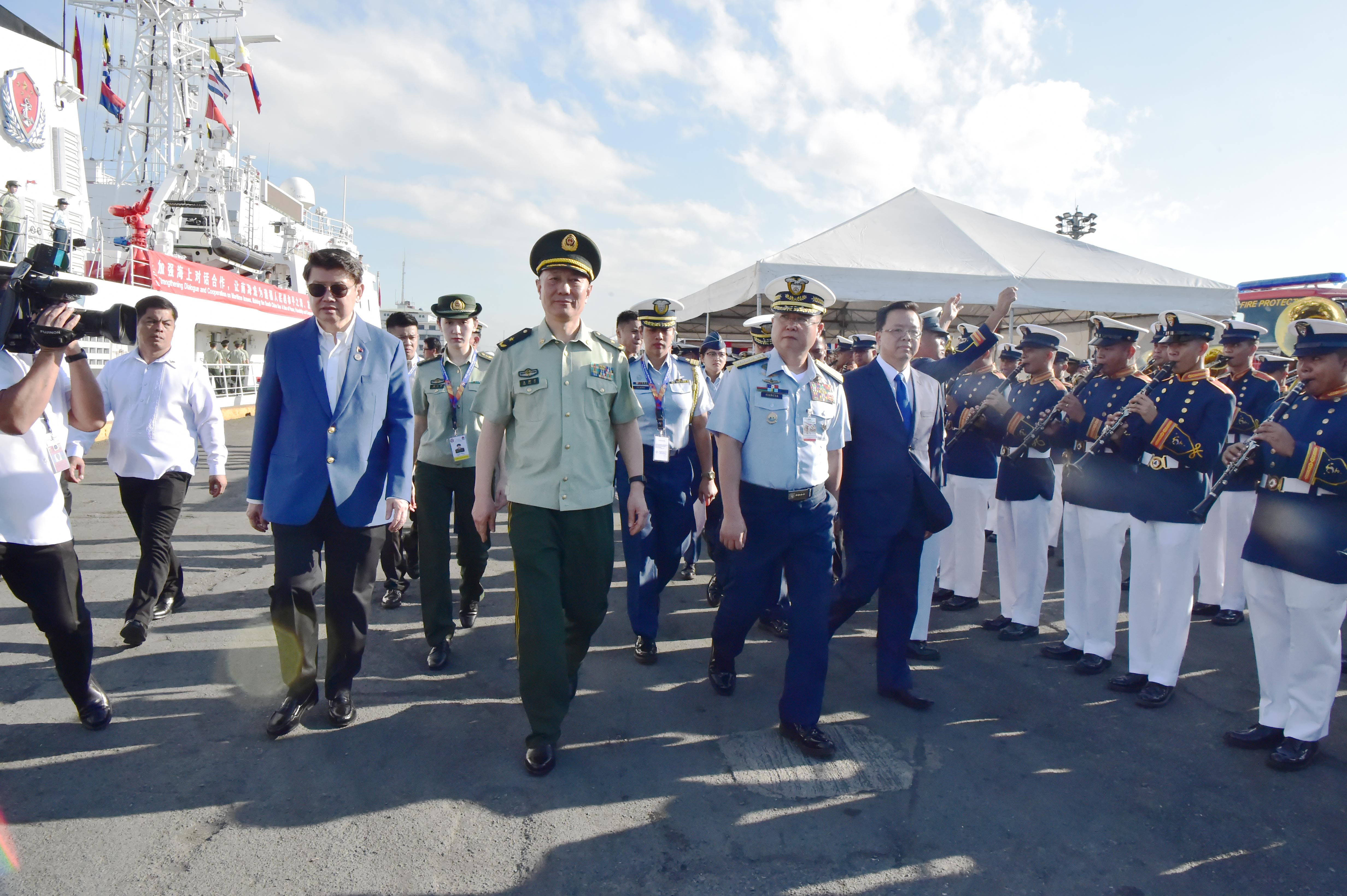 China Coast Guard Vessel Pays First Visit to Philippines